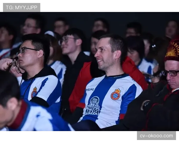 因凡蒂诺抵达曼彻斯特，将现场观战曼市德比